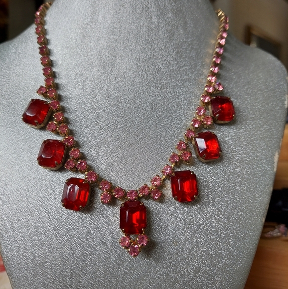 Glamorous Ruby and Rose Necklace - Picture 1 of 13